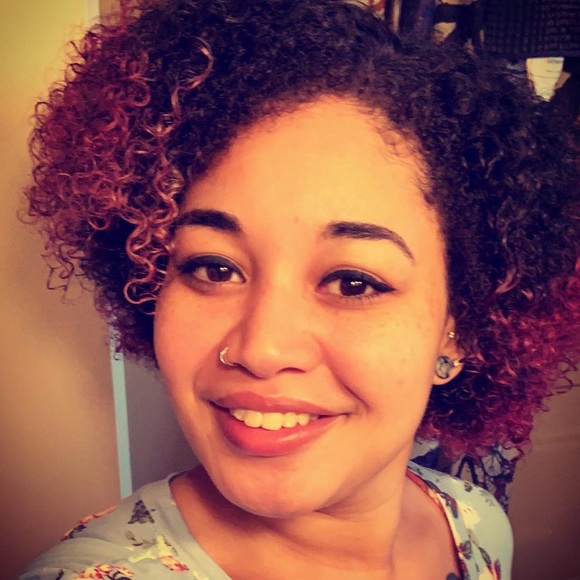 Meet your Posher, Cecily - Picture 1 of 1